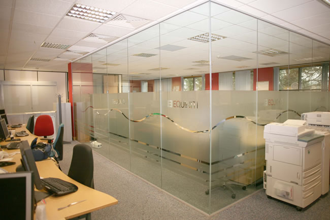 Single Glass Partition Vogline