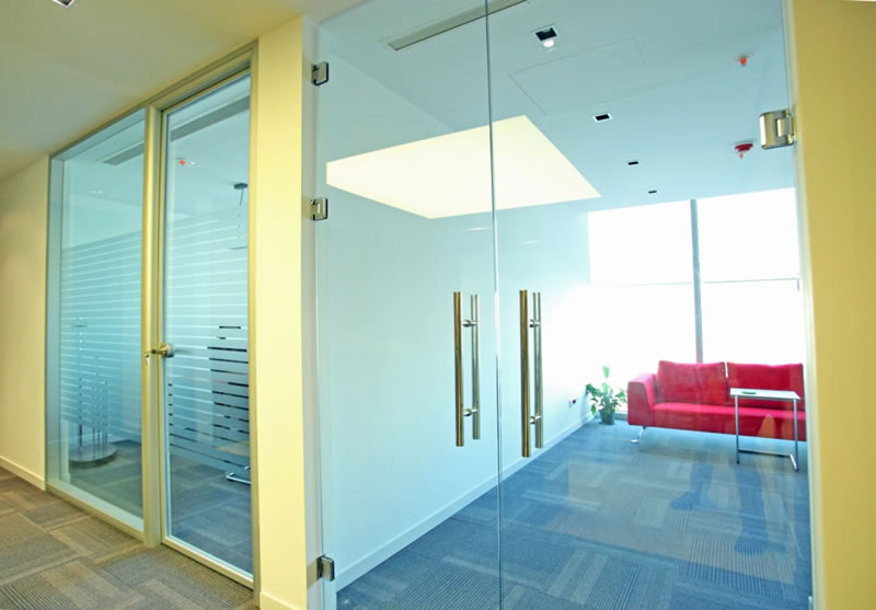 Single Glass Partition Vogline