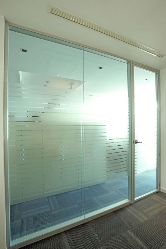 Single Glass Partition Vogline