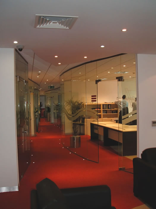 Single Glass Partition Vogline