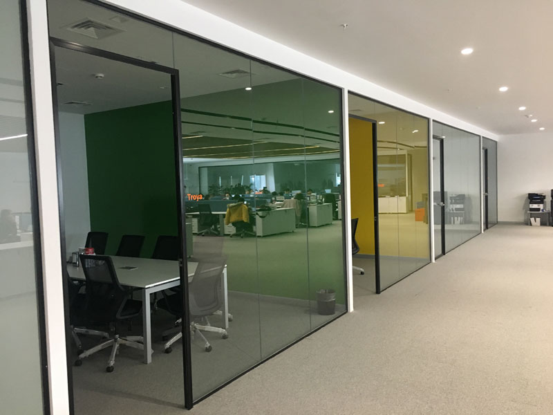 Single Glass Partition Vogline